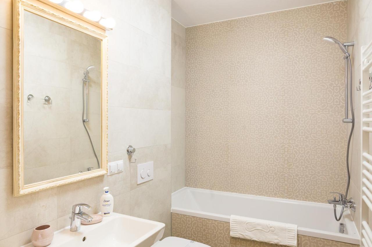Apartament 4Tourists 2 Braşov Buitenkant foto