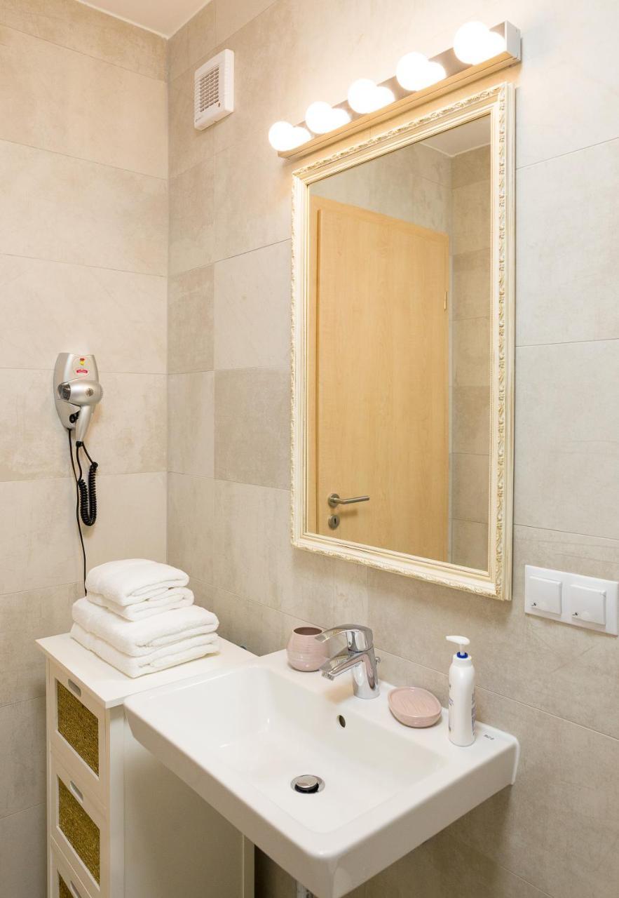 Apartament 4Tourists 2 Braşov Buitenkant foto